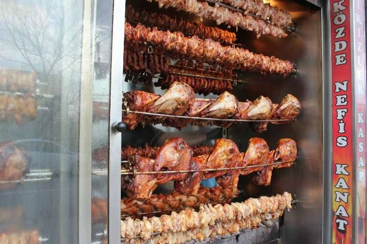 İzmirliler kömürde kelleyi tercih ediyor haberinin görseli