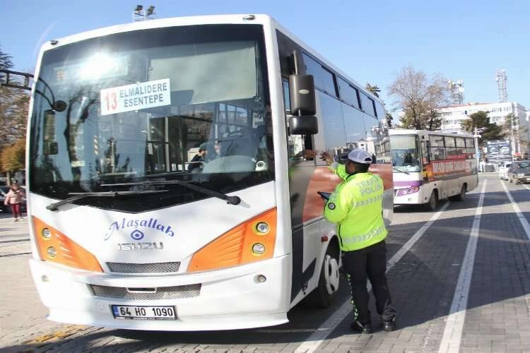 Uşak’ta sürücülere para cezası kesildi haberinin görseli