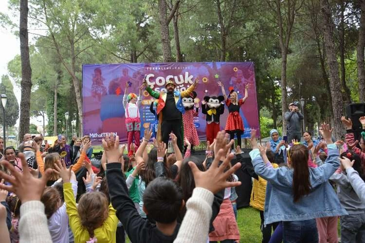 Torbalı’da “Geleneksel Çocuk Şenliği” haberinin görseli