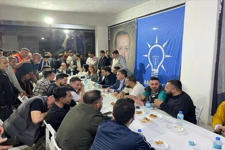 AK Parti Gençlik Kolları Başkanı İnan, İzmir'de konuştu haberinin görseli