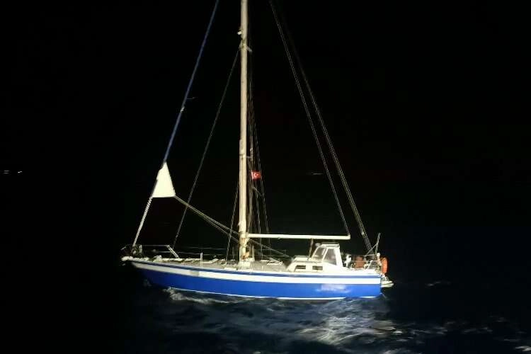 İzmir açıklarında 56 düzensiz göçmen yakalandı haberinin görseli
