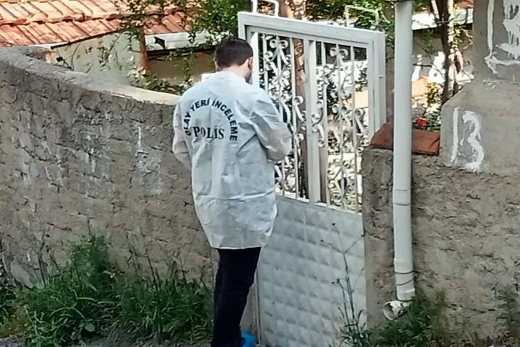 İşe kalkmayan oğlunu pompalı tüfekle vurdu haberinin görseli
