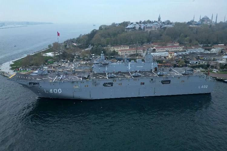 TCG Anadolu'ya yoğun ilgi: Uzun kuyruklar oluştu haberinin görseli