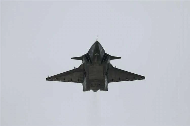 Bayraktar Kızılelma iniş takımları kapalı halde uçtu haberinin görseli