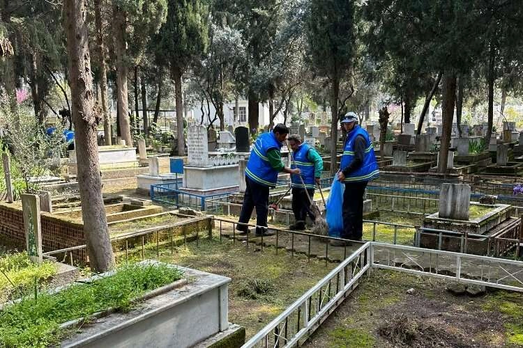 Aydın'da mezarlıklar bayrama hazır haberinin görseli