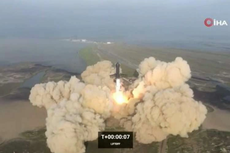 Starship kalkıştan hemen sonra patladı haberinin görseli