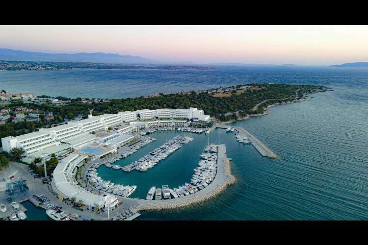 Çeşme Altın Yunus sezona hazır haberinin görseli