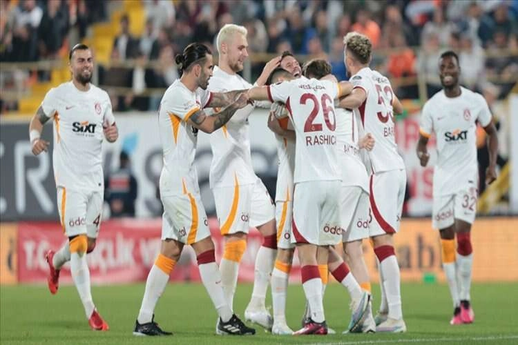 Galatasaray, altın çağını yaşıyor haberinin görseli