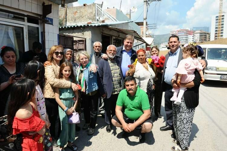 Tugay ve Foggo, Örnekköylüler ile bayramlaştı haberinin görseli