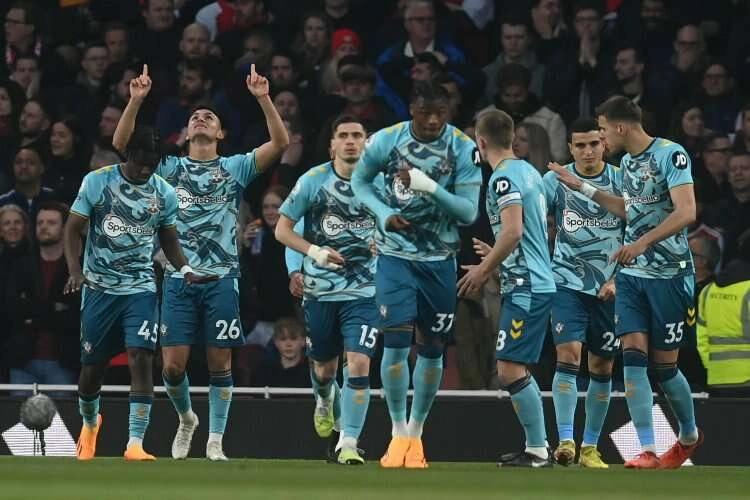 Arsenal'a bir çelme de Southampton attı haberinin görseli