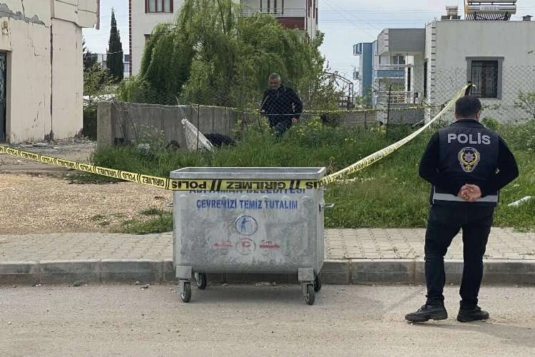 Bayram günü boş arazide erkek cesedi bulundu haberinin görseli