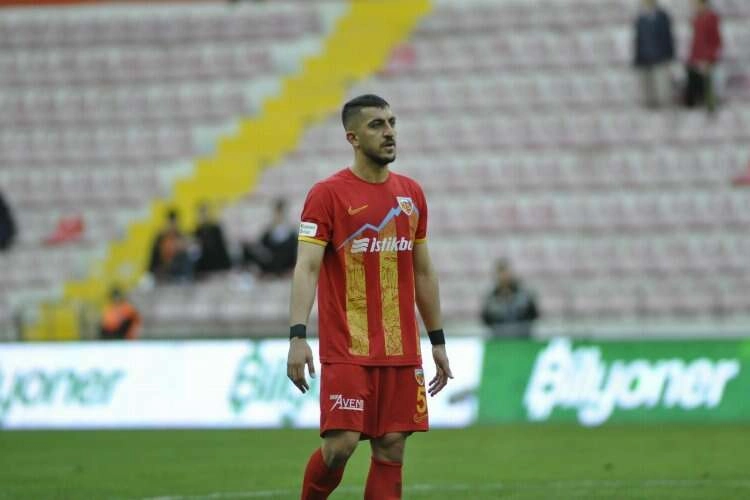 Majid Hosseini’ye 2 maç ceza verildi haberinin görseli