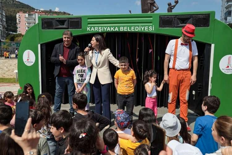 Karşıyaka'da 23 Nisan coşkusu başladı haberinin görseli