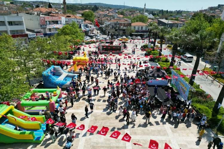 Urla'da 23 Nisan coşkusu zirveye ulaştı haberinin görseli