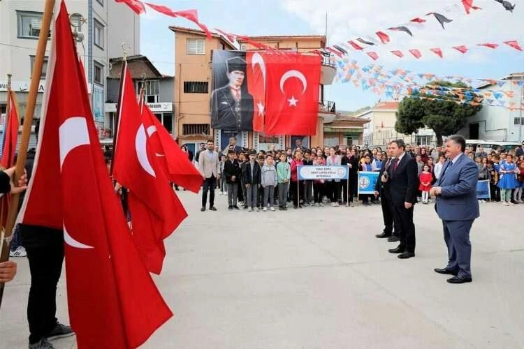Kınık’ta 23 Nisan Ulusal Egemenlik ve Çocuk Bayramı coşkusu haberinin görseli