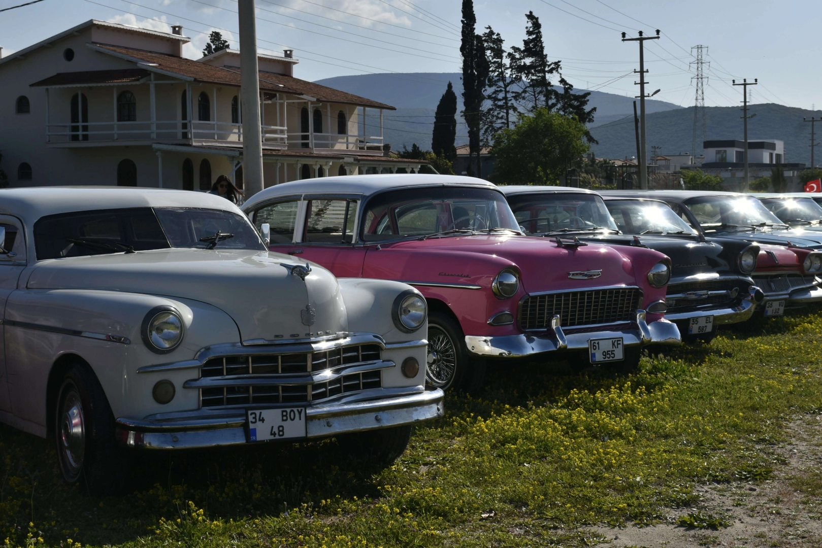 Urla'da 'klasik otomobiller' göz kamaştırdı