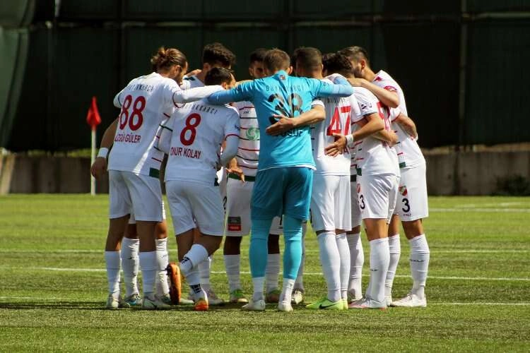 Karşıyaka, 1 puana mutlu oldu haberinin görseli