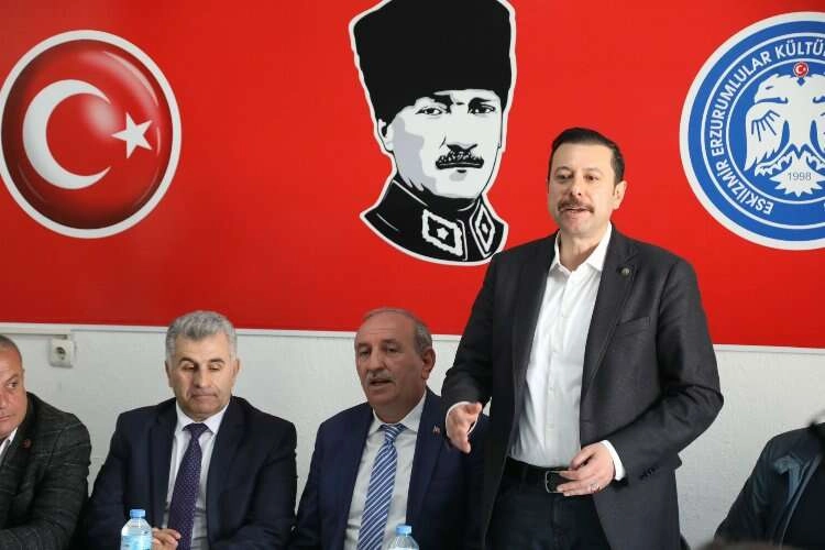 CHP, İzmirlilere çile çektiriyor haberinin görseli