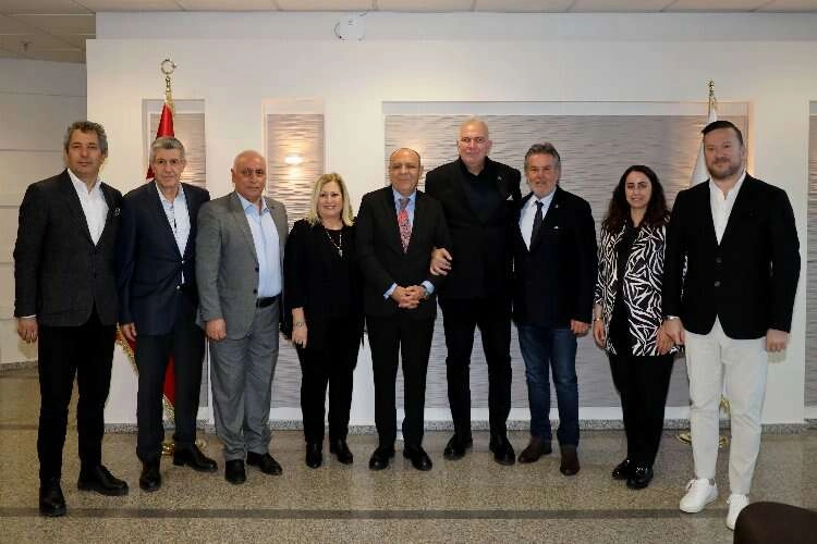 “Türkiye’nin gelecek anahtarı üretimde” haberinin görseli