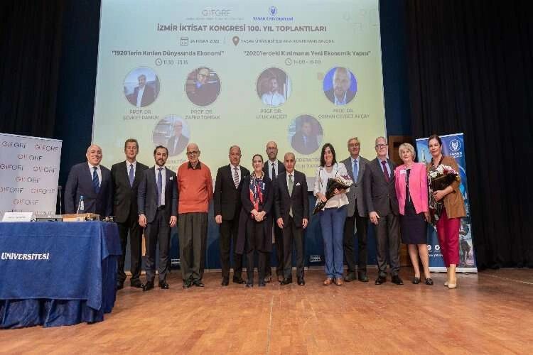 İzmir İktisat Kongresinde Türkiye ekonomisi konuşuldu haberinin görseli