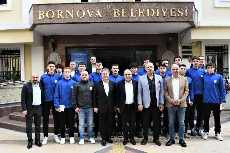 Bornovalı cimnastikçiler Türkiye Şampiyonu oldu haberinin görseli