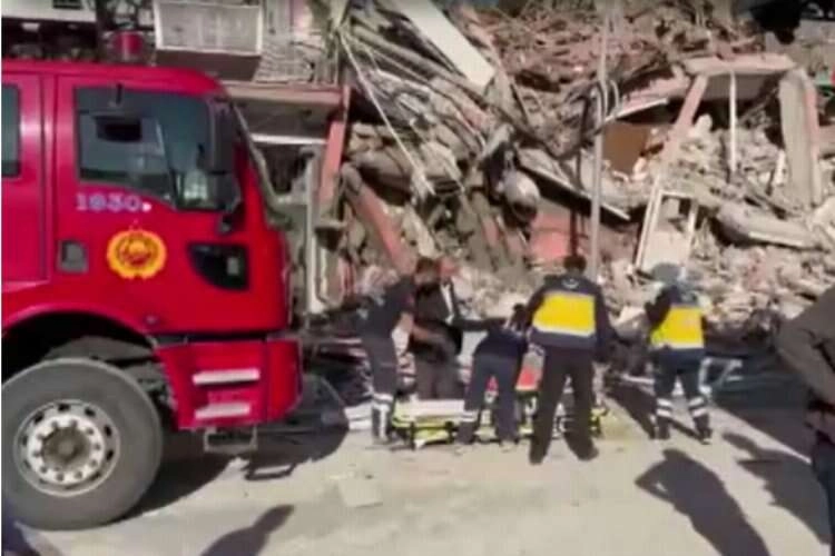 Son dakika! Malatya'da bina çöktü haberinin görseli