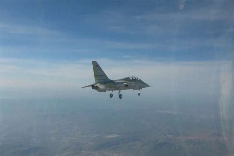 Hürjet'in ilk uçuşu gerçekleşti haberinin görseli