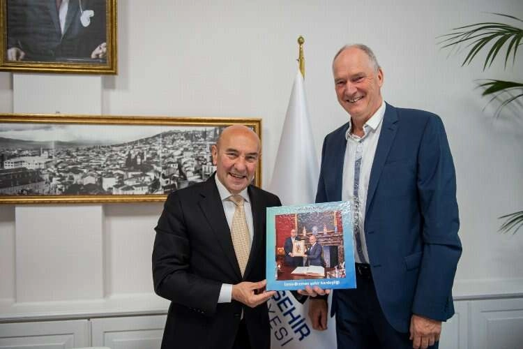 İzmir ile Bremen arasında örnek işbirliği  imzalandı haberinin görseli