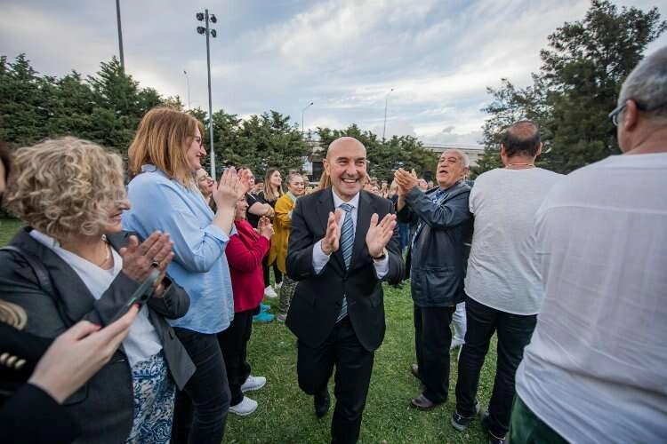 Soyer: Gösterdiğiniz fedakarlığı bütün İzmir biliyor haberinin görseli