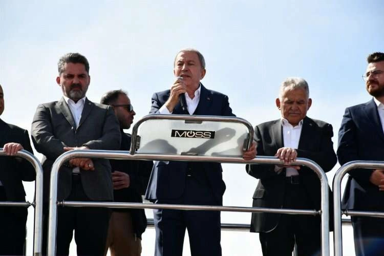Bakan Akar'dan terörle mücadele mesajı haberinin görseli