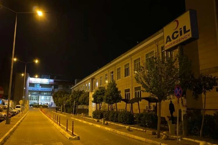 Önce direğe çarptı sonra şarampole yuvarlandı haberinin görseli