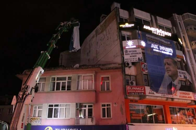 Aydın’daki pankart krizini Seçim Kurulu çözdü haberinin görseli