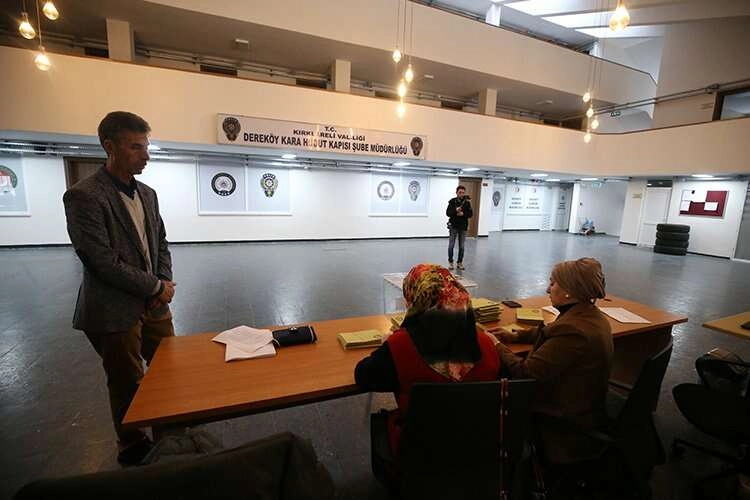 Yurt dışında ve sınır kapılarında oy verme işlemi başladı haberinin görseli