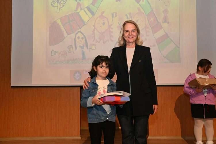 Dokuz Eylül Rotary’den çocuklara 23 Nisan şenliği haberinin görseli