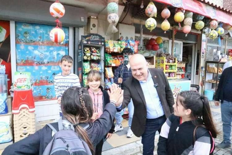 CHP’li Bakan, Selçuk'ta sahaya indi haberinin görseli