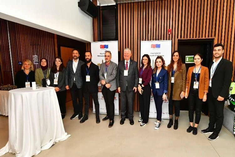 Sürdürülebilir geleceğin rotası İzmir'de oluşturuluyor haberinin görseli