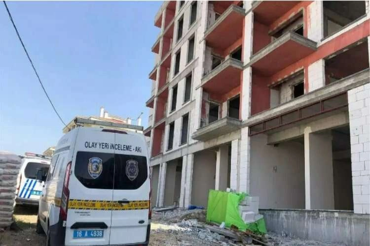 Uşak'ta duvar ustası inşaattan düştü haberinin görseli