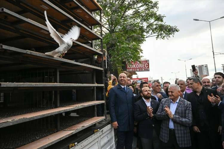 Yıldırım, Evlad-ı Fatihan Derneği üyeleriyle buluştu haberinin görseli