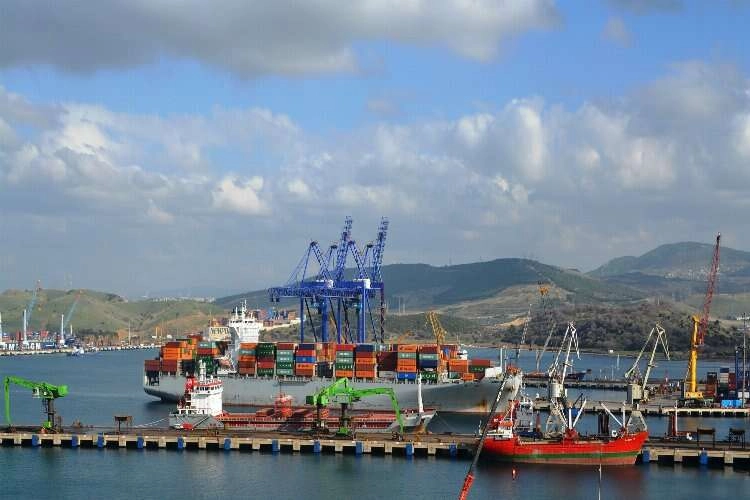 İzmir Aliağa limanları rekor kırdı haberinin görseli