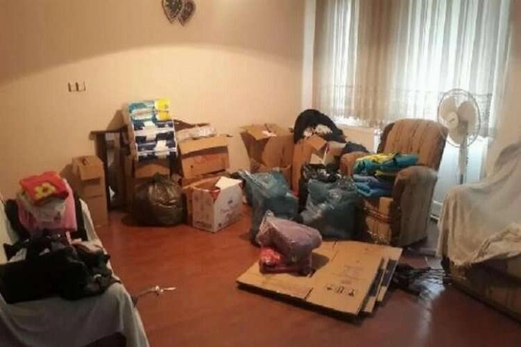 Deprem yardımları belediye personelinin evinden çıktı haberinin görseli