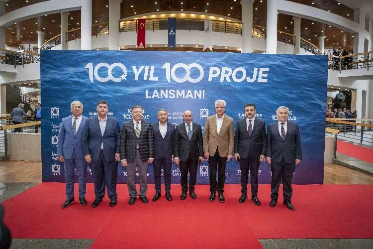 ‘100. Yıl’ projesinde Soyer’den ‘makyaj’ eleştirisine yanıt haberinin görseli