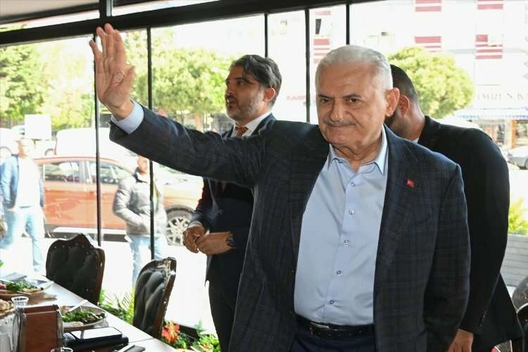 Binali Yıldırım: Biz 'kentsel dönüşüm' diyoruz haberinin görseli