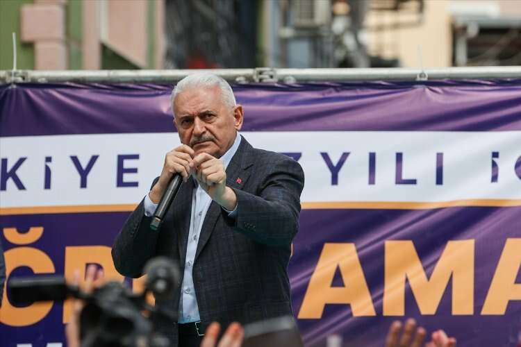 AK Parti'li Yıldırım, İzmir'de seçim ofisi açılışına katıldı haberinin görseli