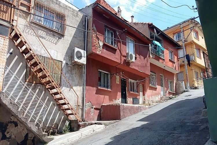 Karısını çocuğunun gözü önünde öldürdü haberinin görseli