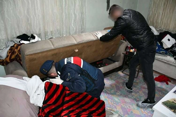 Manisa'da ''kökünü kurutma'' operasyonu mesaisi haberinin görseli