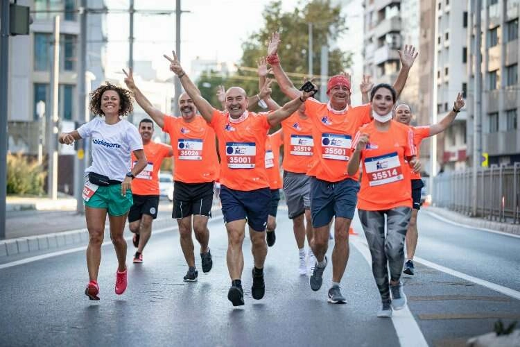 Cumhuriyet’in 100.yılında 'Maratonİzmir' koşusu haberinin görseli