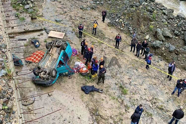 Rize'de feci kaza: Ölü ve yaralılar var haberinin görseli