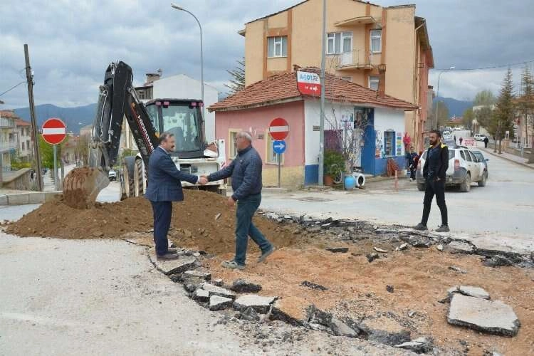 Kütahya'da yağmur suyu kanalları yapımına başlandı    haberinin görseli