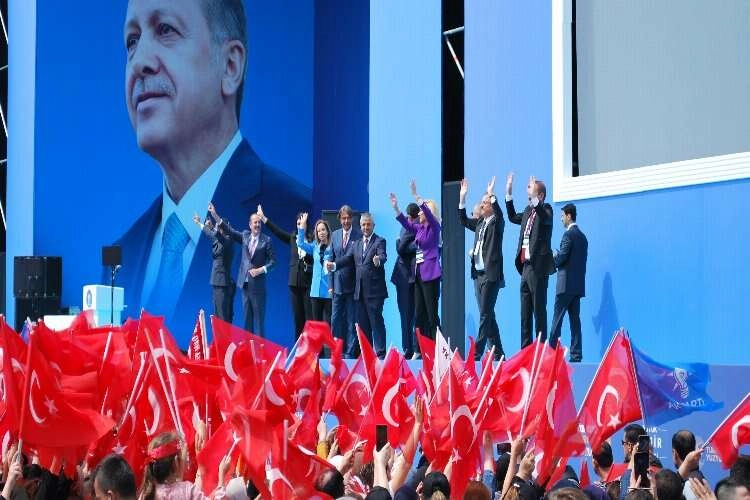 Erdoğan’ın mitinginden ilk mesajlar: CHP ve Büyükşehir’e yaylım ateşi! haberinin görseli