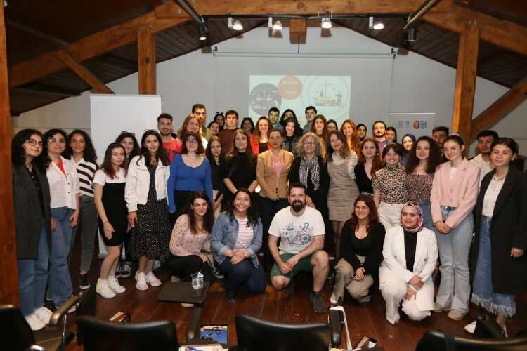 Selçuk’ta “Geleceğin Hukukçuları Projesi Akran Eğitim Kampı” başladı haberinin görseli